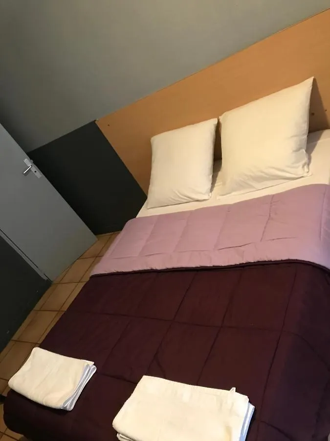 Fm Hotel París Francia